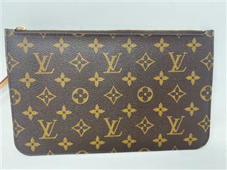LOUIS VUITTON POUCH - MONOGRAM